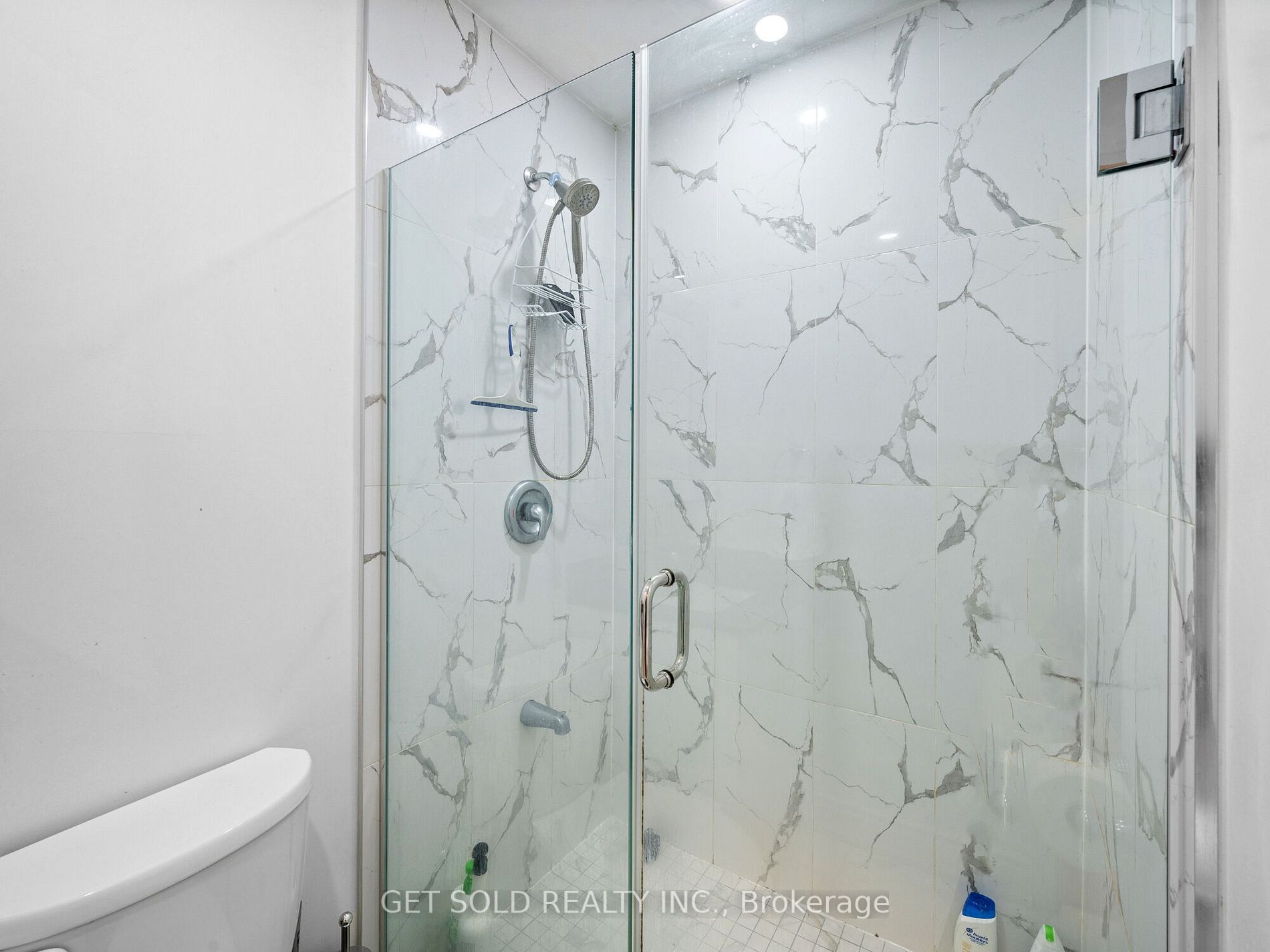 35 Hepworth Dr Property Photo 28
