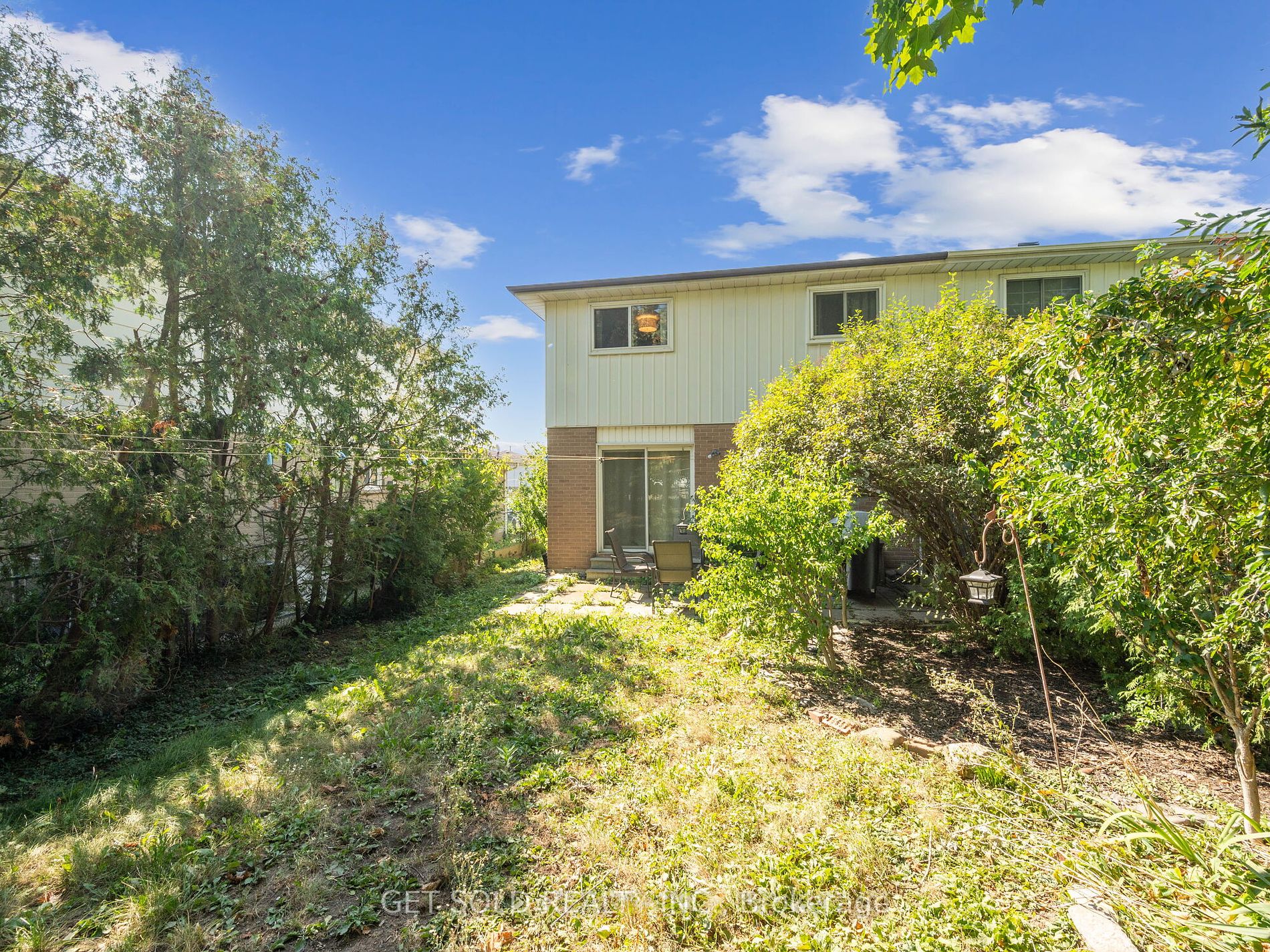 35 Hepworth Dr Property Photo 32