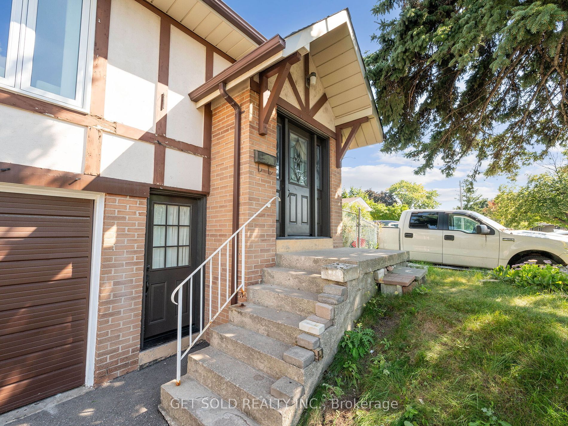 35 Hepworth Dr Property Photo 34