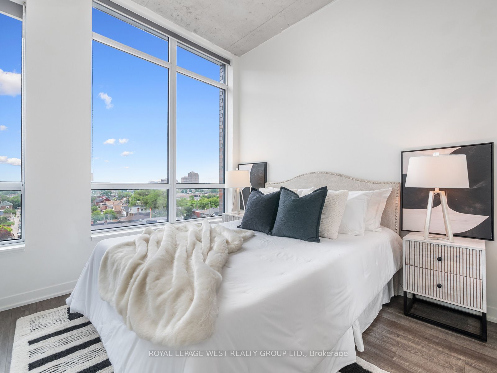 1808 St. Clair Ave W 7 Property Photo 6