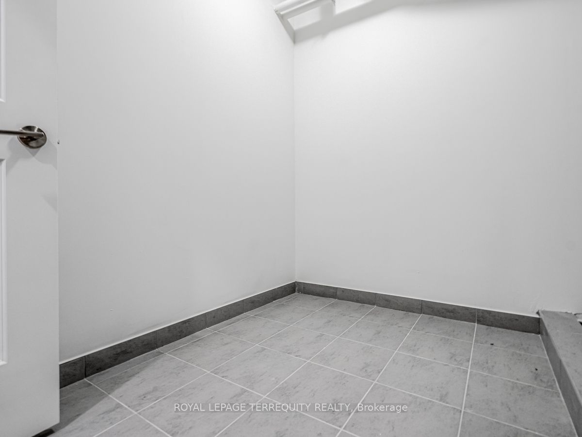 1062 Douglas Mccurdy Cmn 28 Property Photo 15