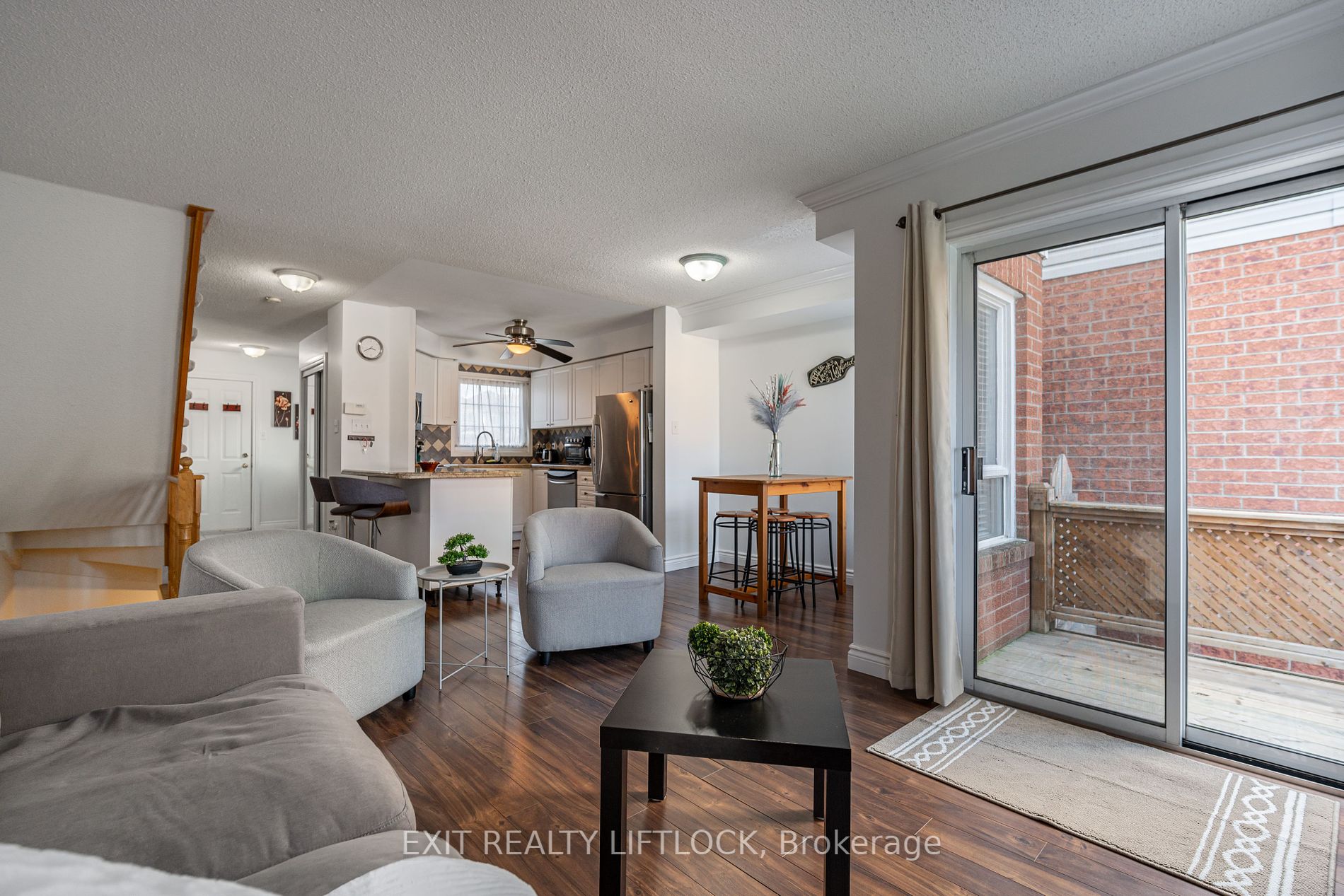 4 Emslie St Property Photo 3