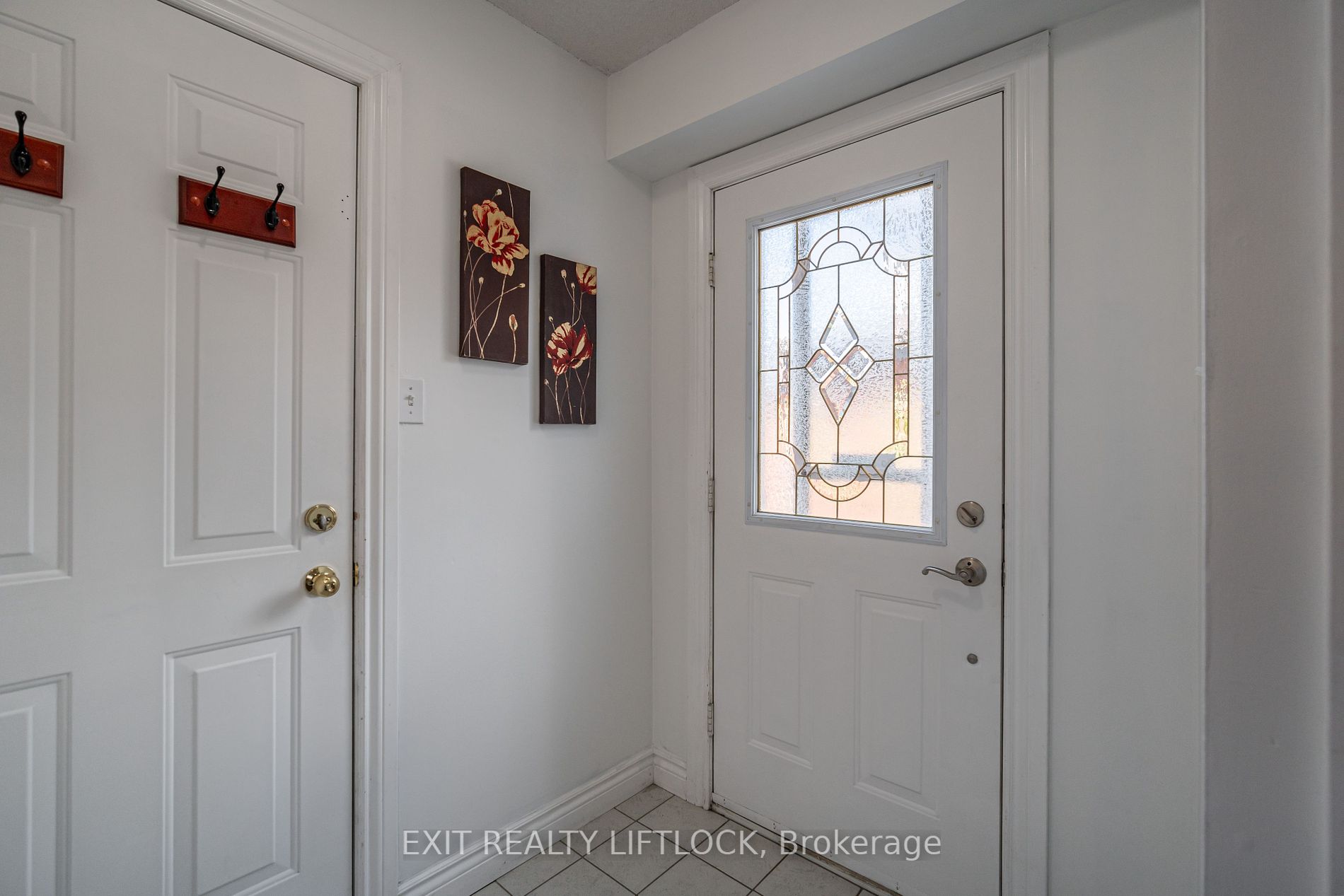 4 Emslie St Property Photo 12