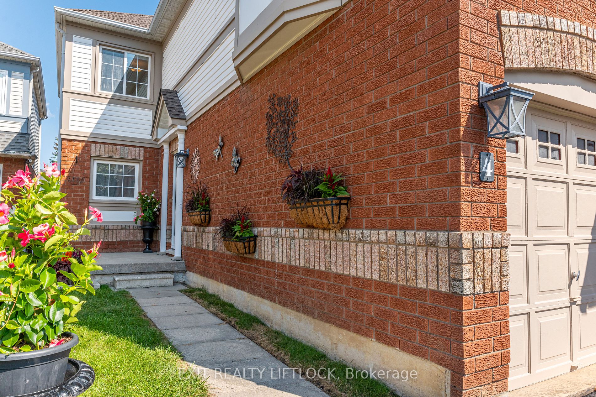 4 Emslie St Property Photo 17
