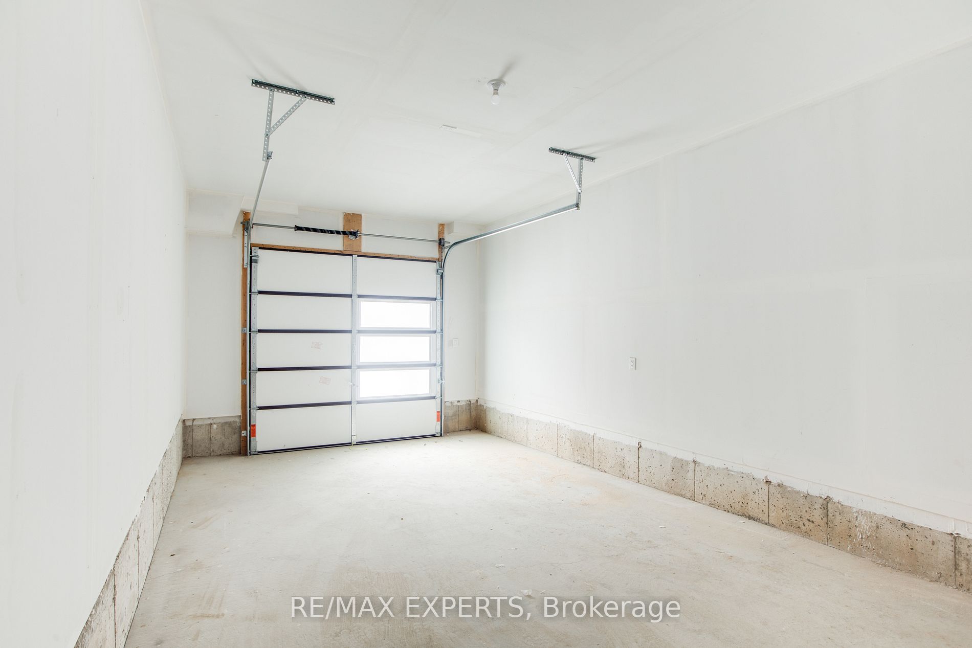 57 Creekbank Rd Property Photo 11