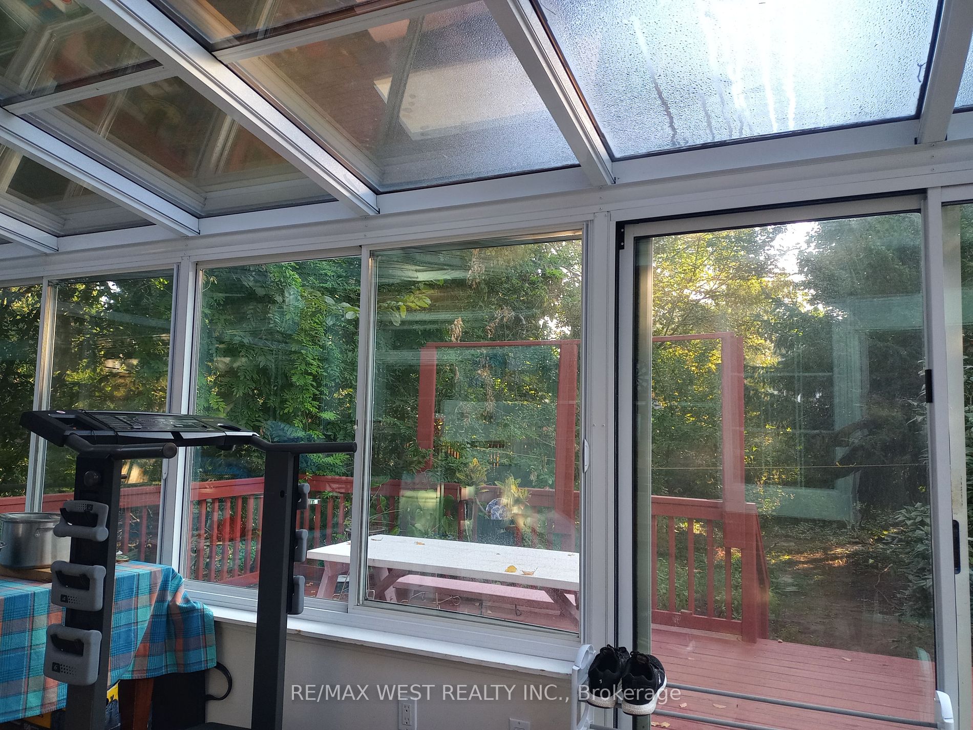 1209 Royal York Rd Property Photo 3
