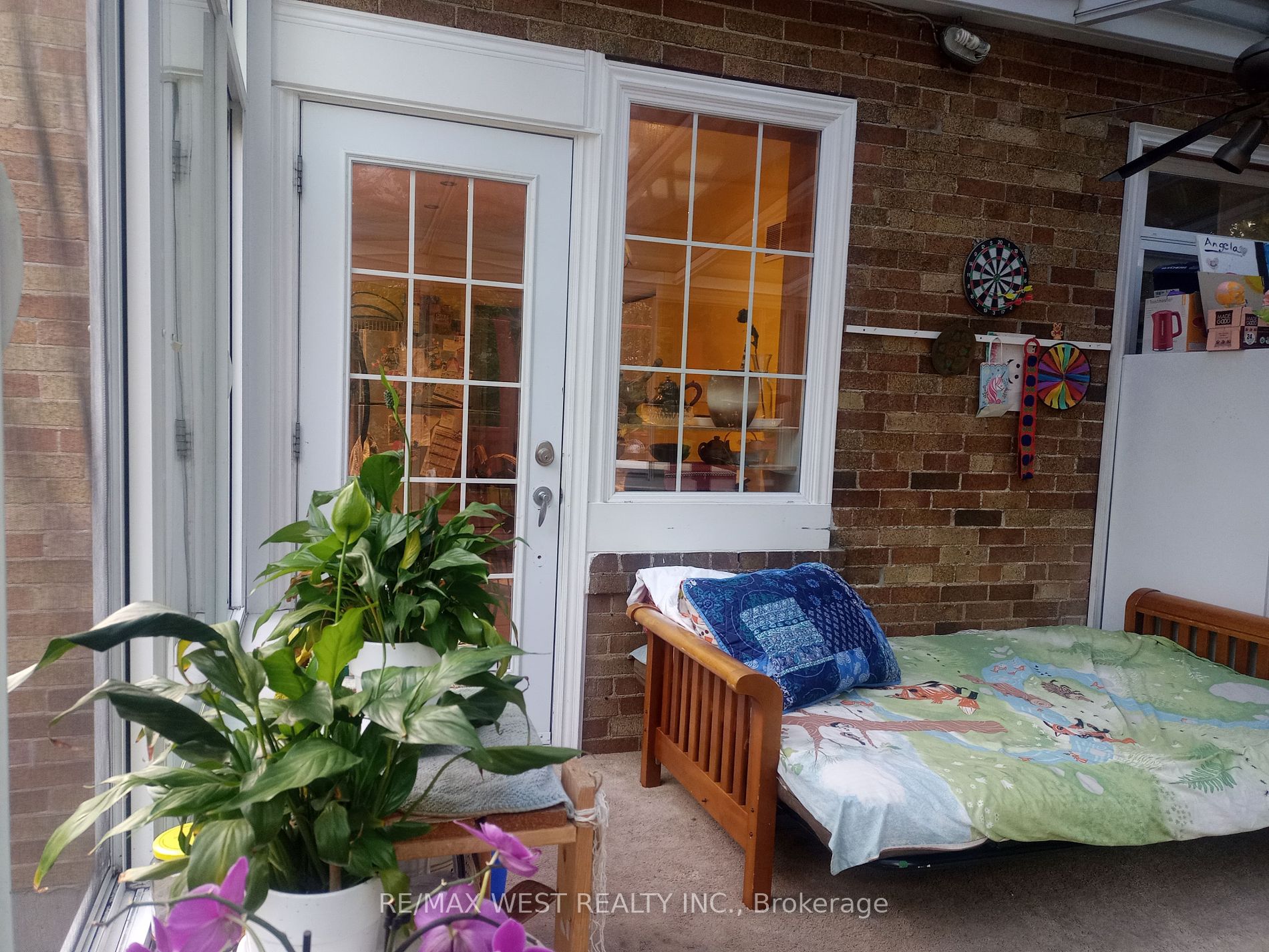 1209 Royal York Rd Property Photo 4