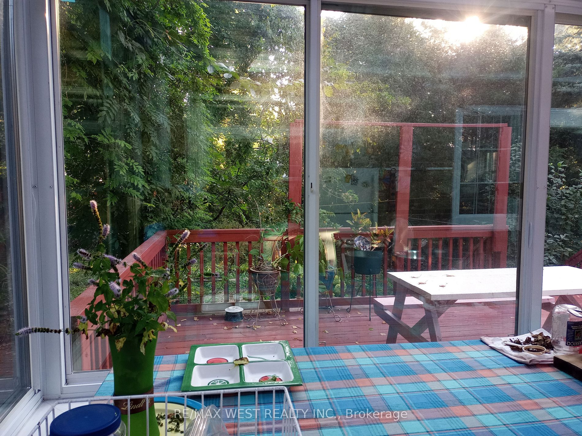 1209 Royal York Rd Property Photo 5
