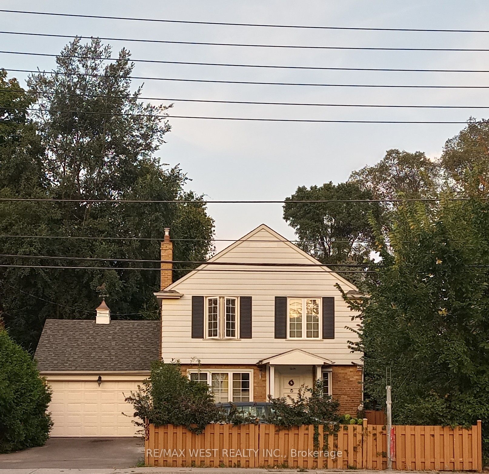 1209 Royal York Rd Property Photo 13