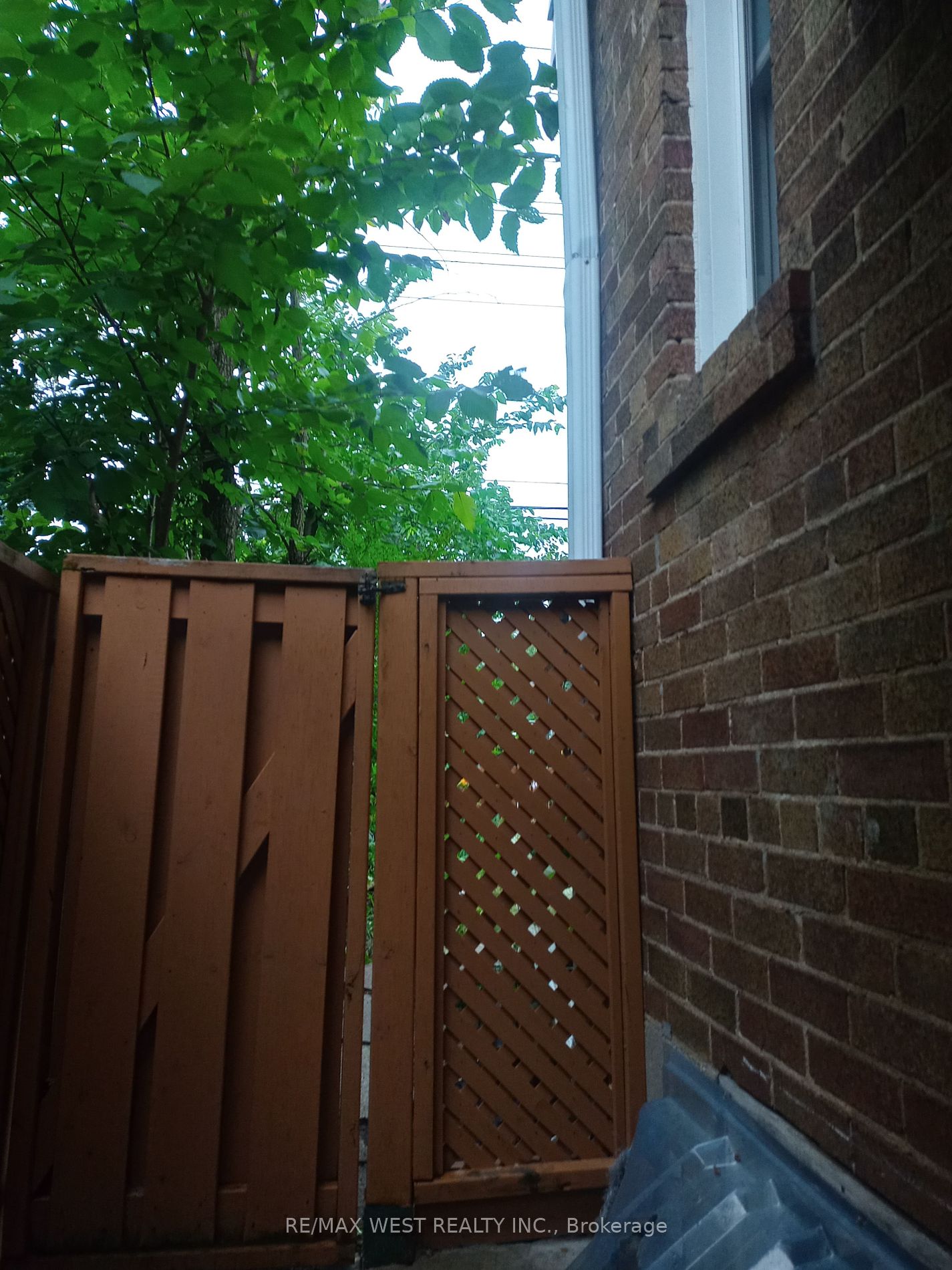 1209 Royal York Rd Property Photo 18