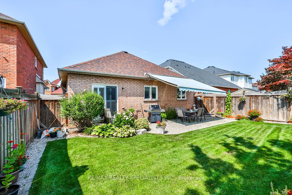 205 Ellis Cres Property Photo 15