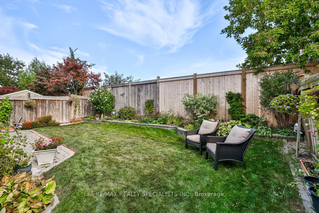 205 Ellis Cres Property Photo 24