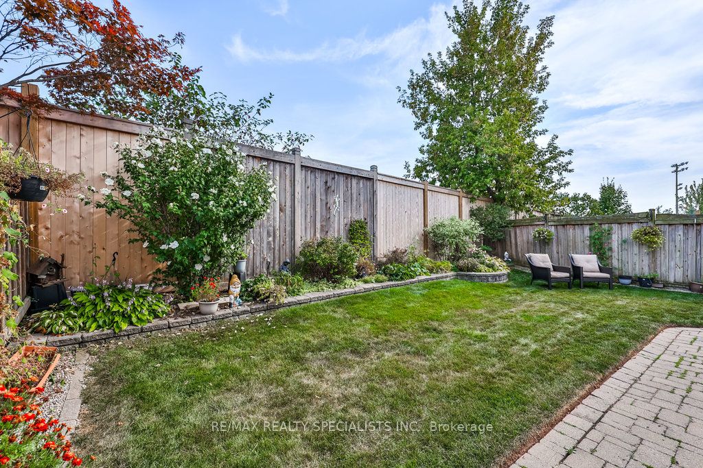 205 Ellis Cres Property Photo 25