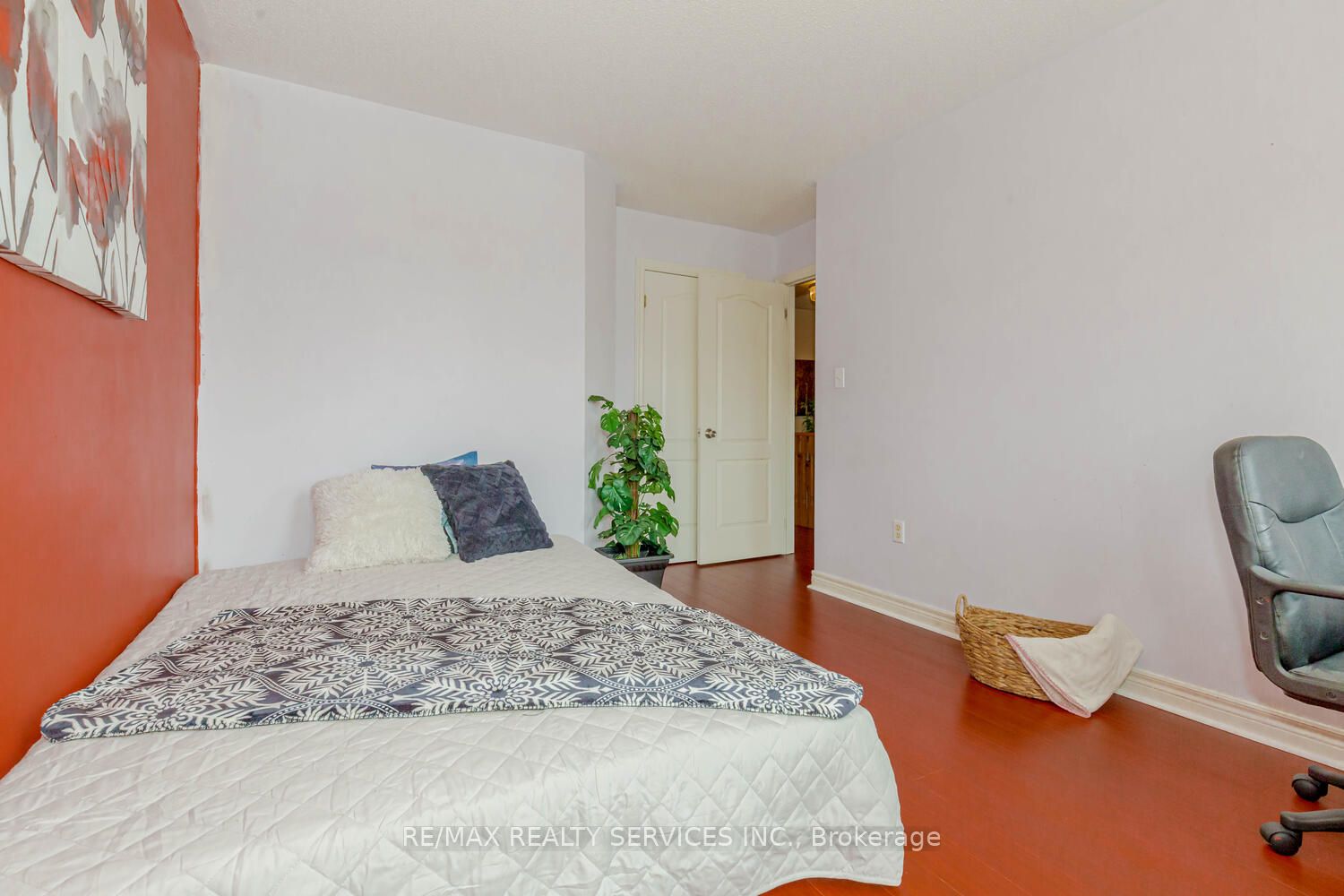 138 Pressed Brick Dr Property Photo 16