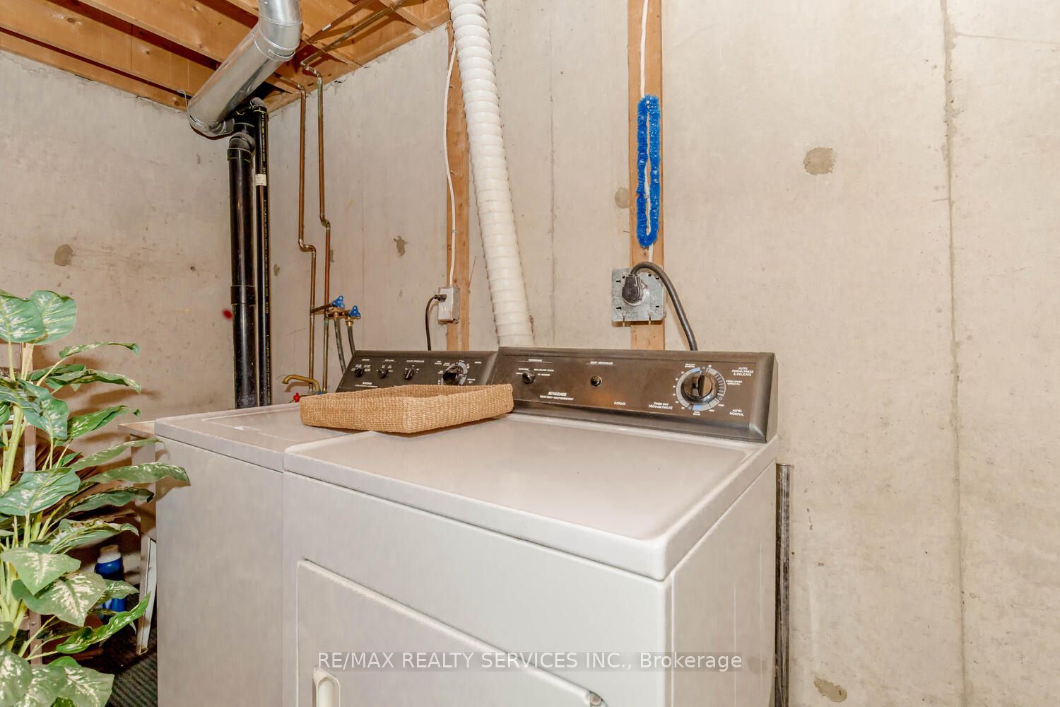 138 Pressed Brick Dr Property Photo 26