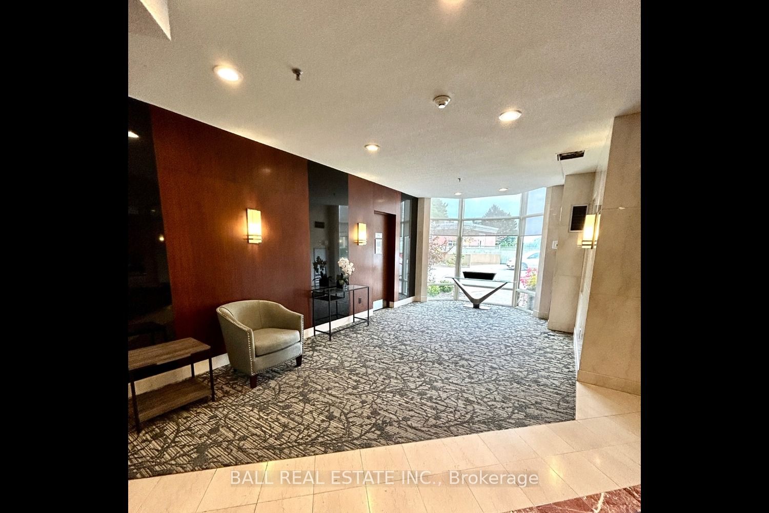 2511 Lakeshore Rd W 326 Property Photo 12