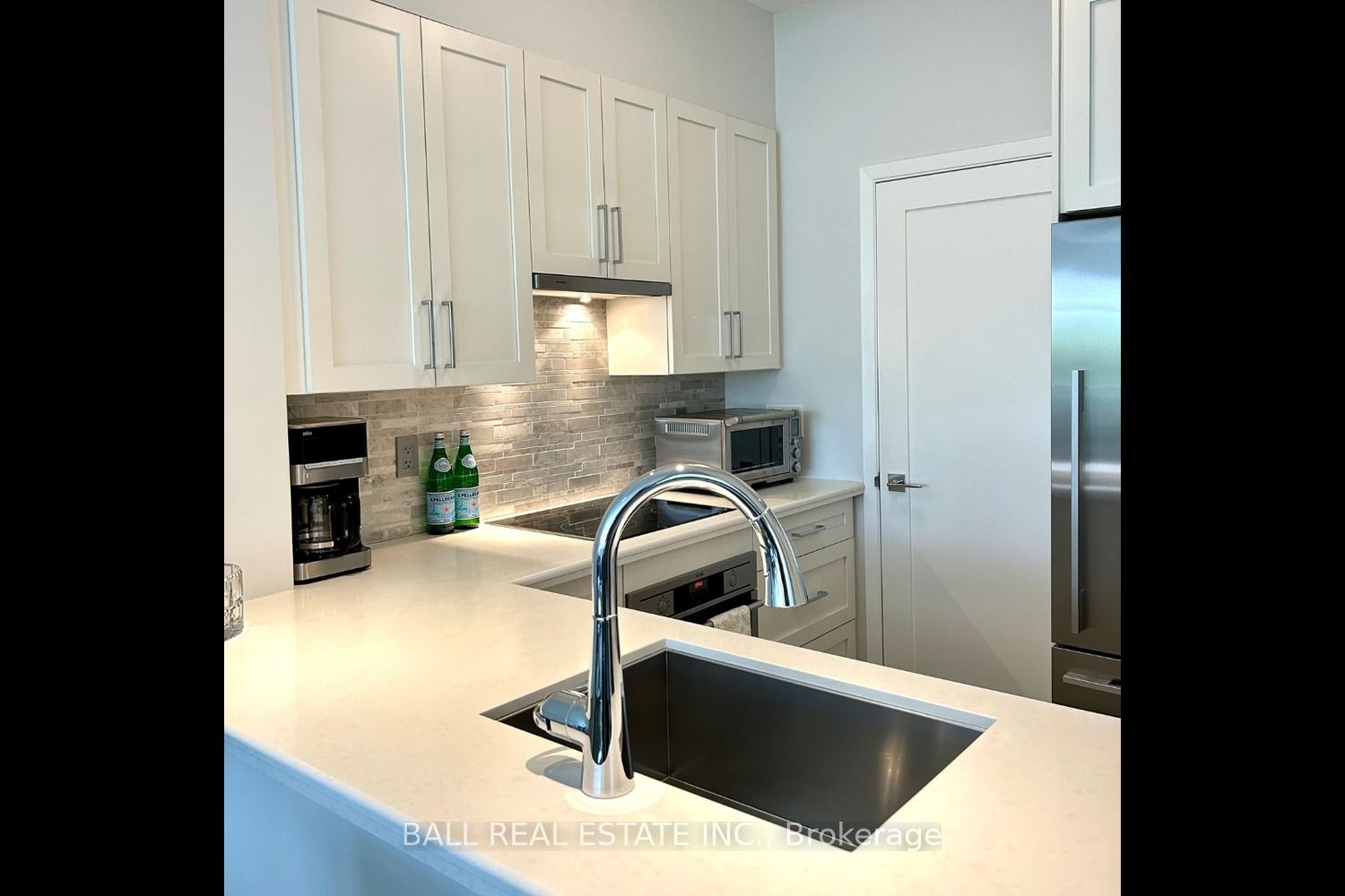 2511 Lakeshore Rd W 326 Property Photo 29