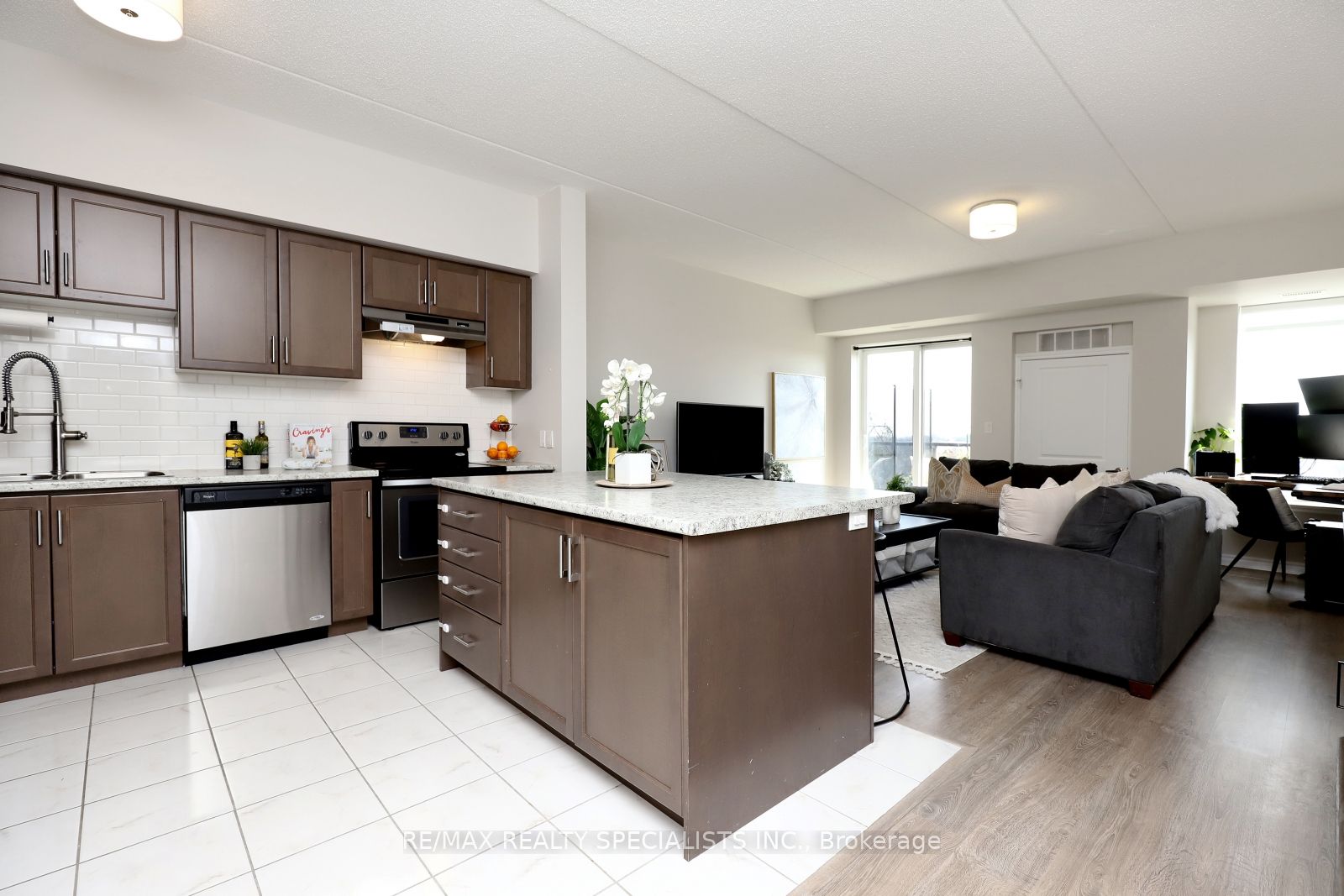 650 Sauve St 1 Property Photo 12