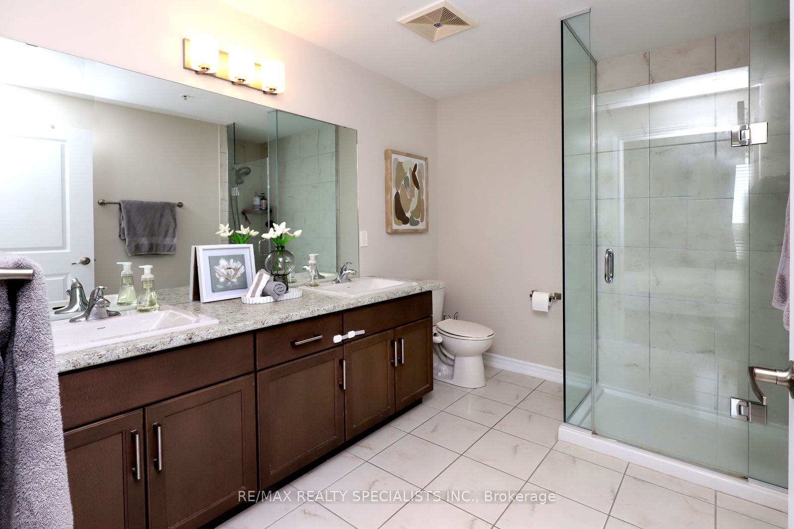 650 Sauve St 1 Property Photo 13