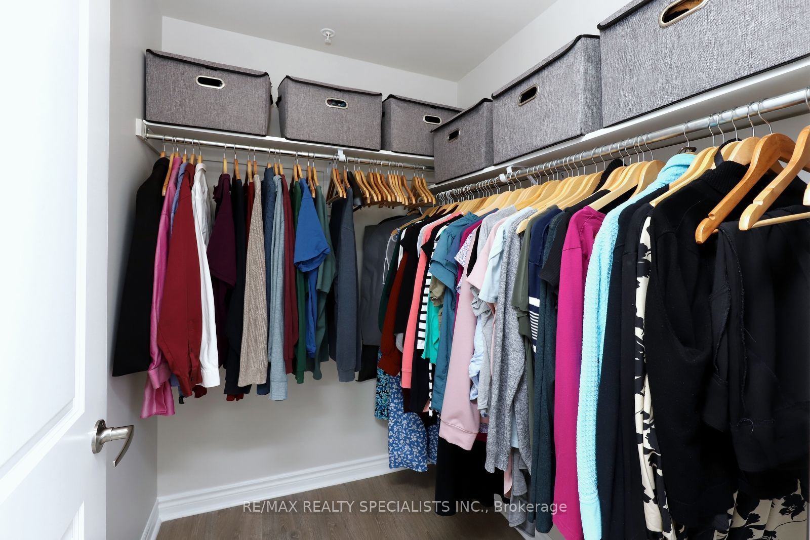 650 Sauve St 1 Property Photo 16