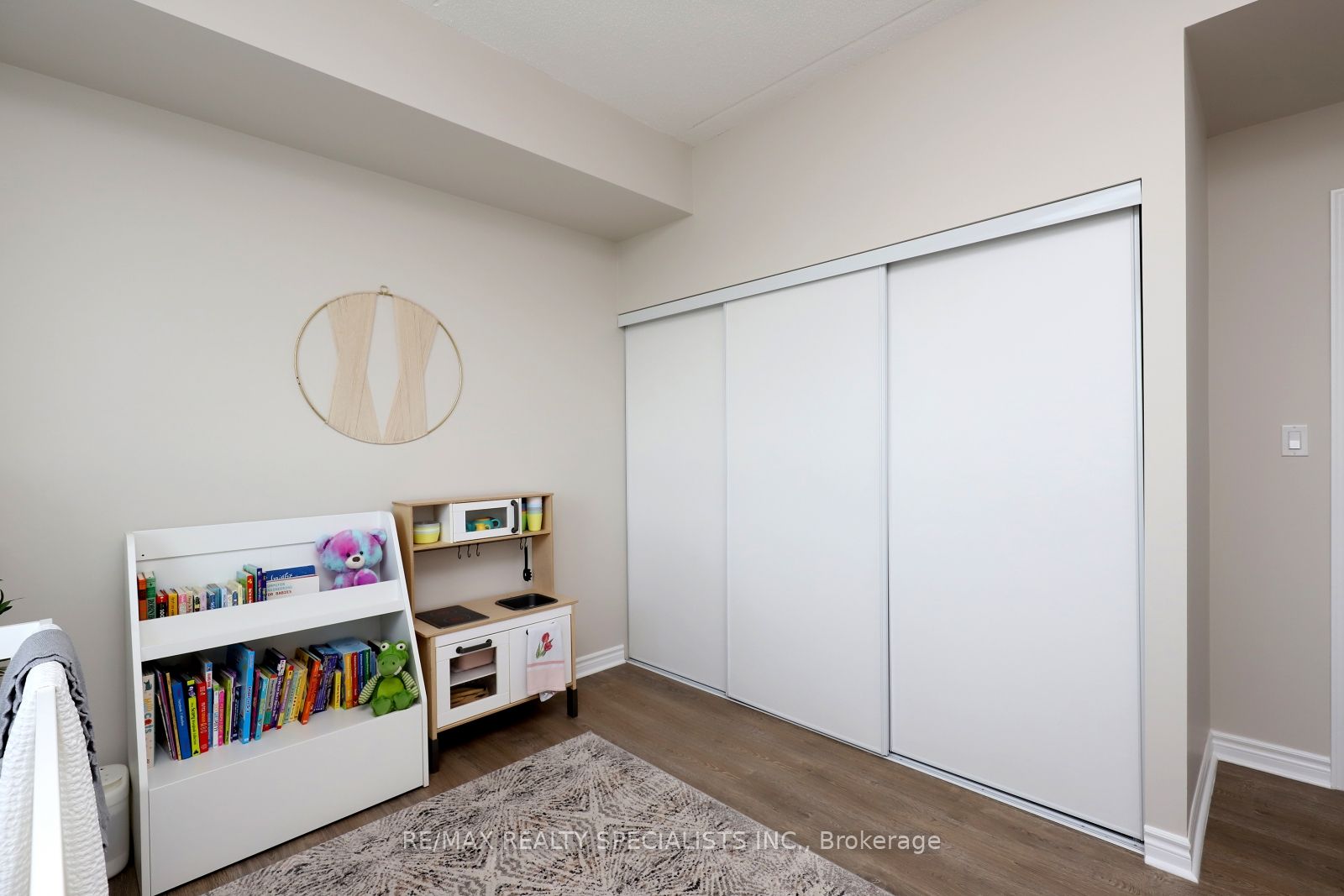 650 Sauve St 1 Property Photo 18