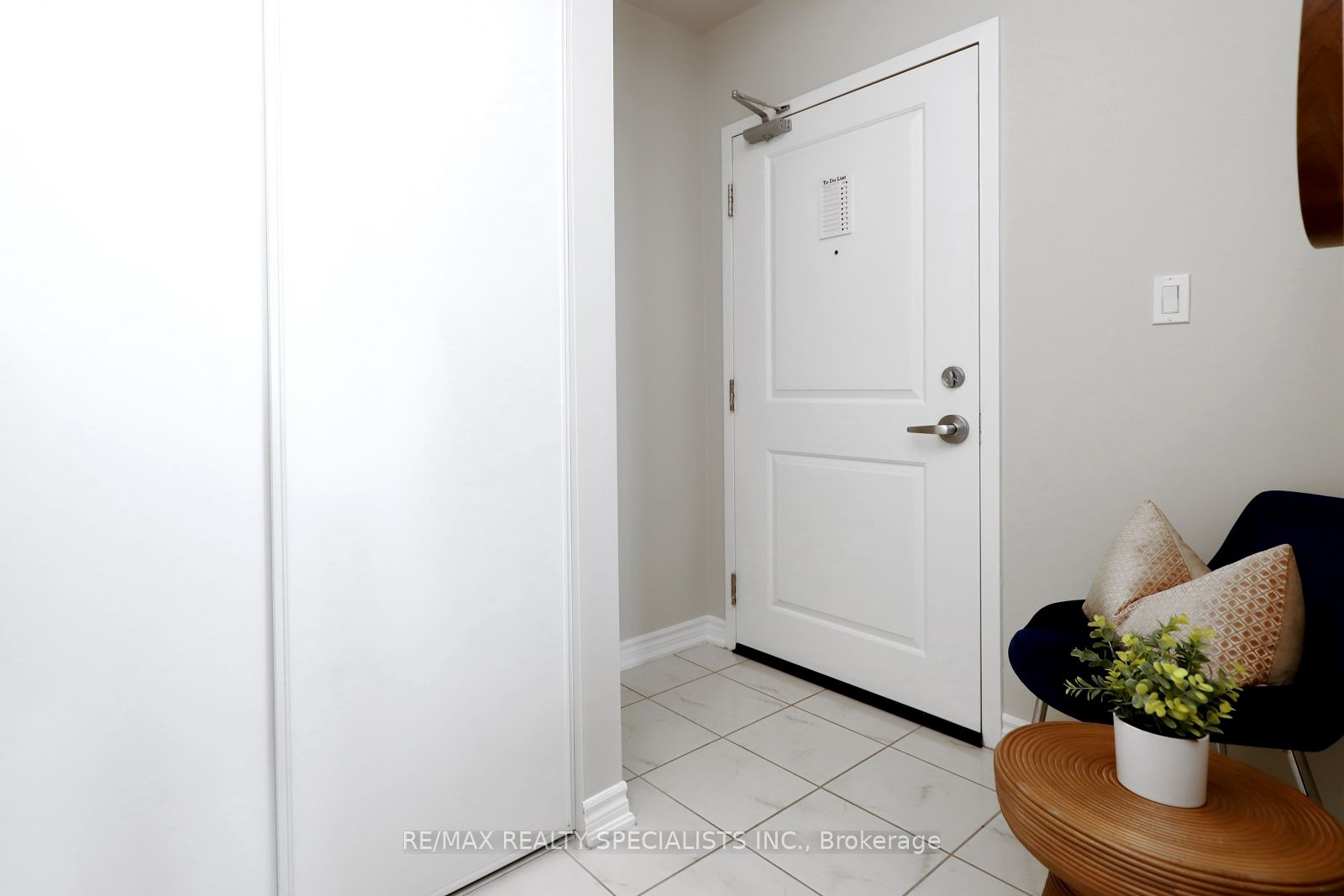 650 Sauve St 1 Property Photo 36