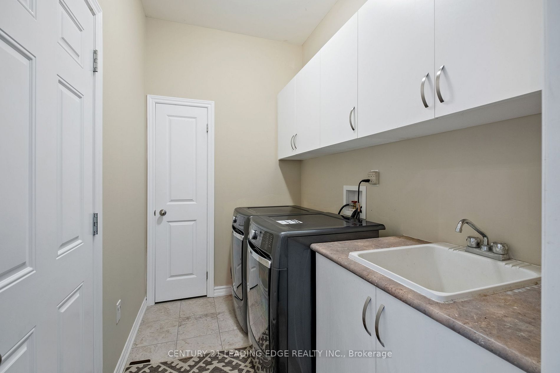 100 Coastline Dr Property Photo 29