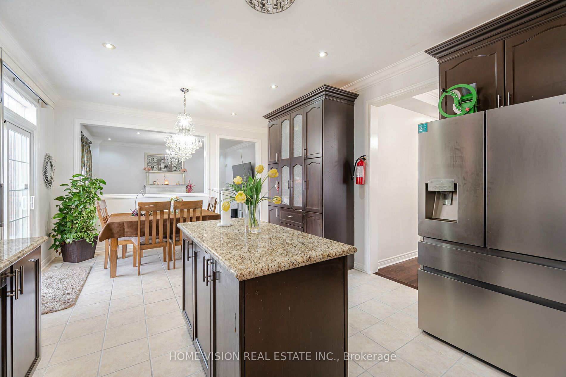 1 Darou Cres N Property Photo 2