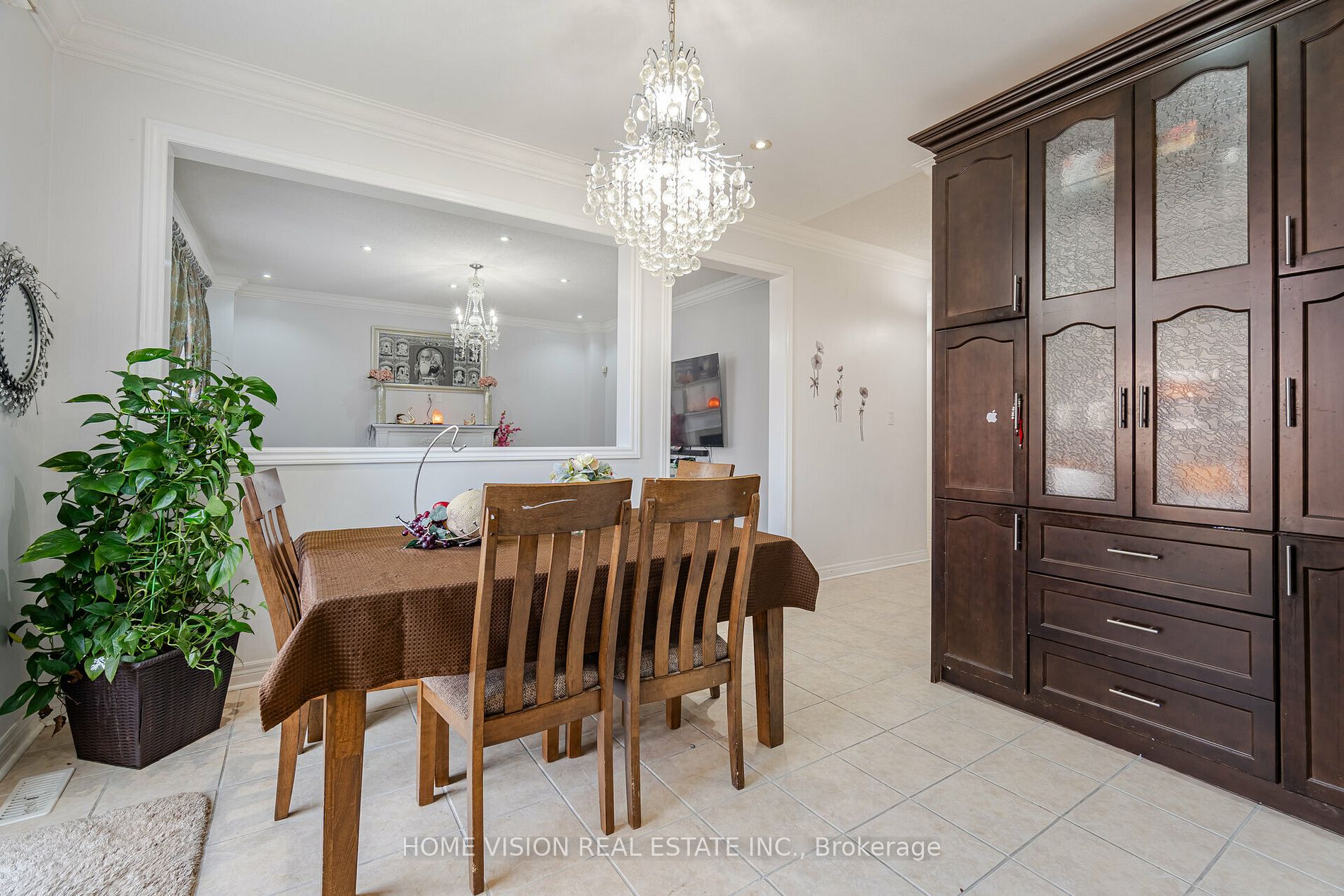 1 Darou Cres N Property Photo 4