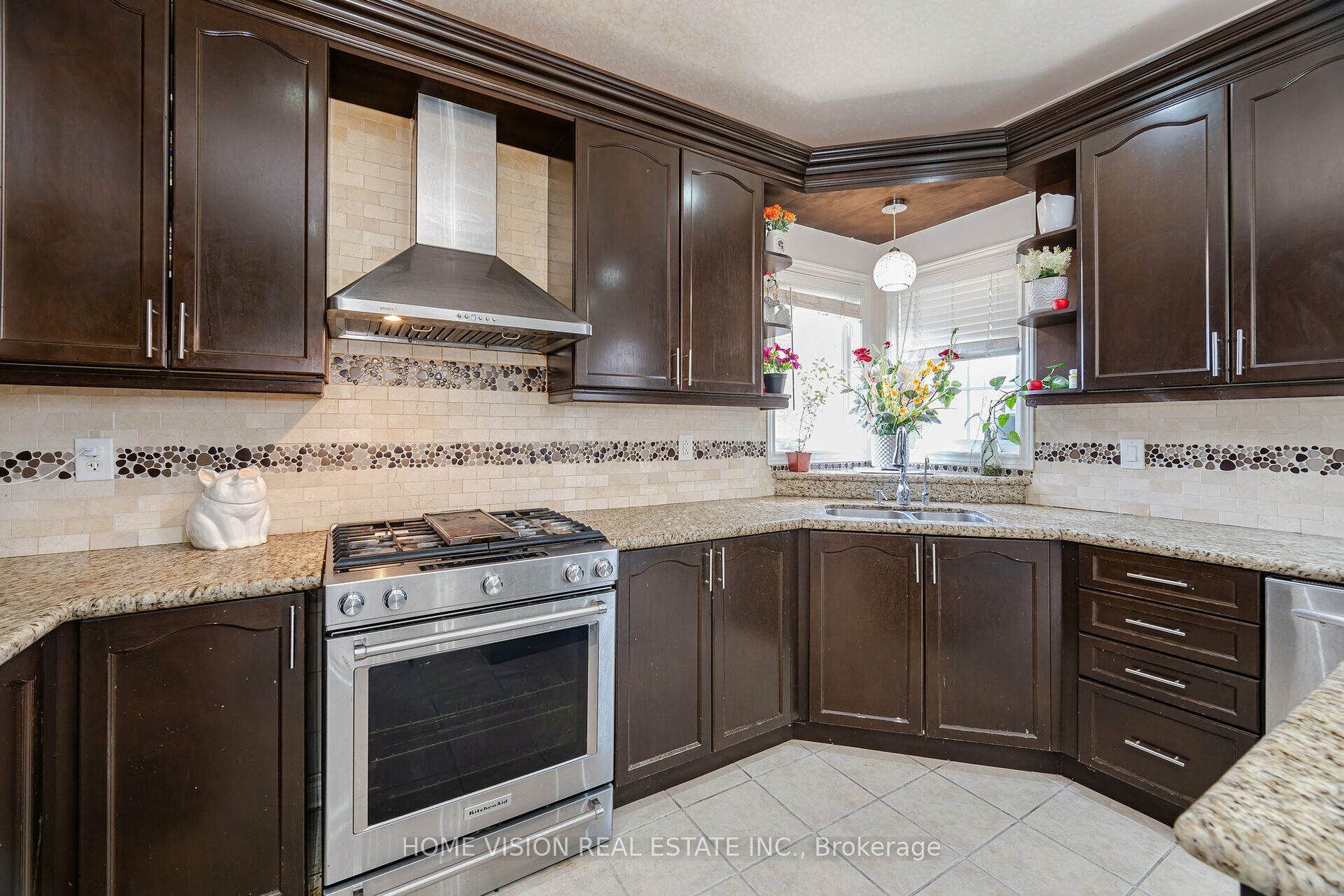 1 Darou Cres N Property Photo 33