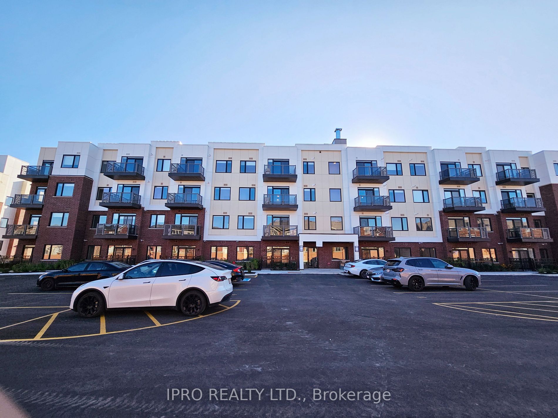 62 Sky Harbour Dr 28 Property Photo 1