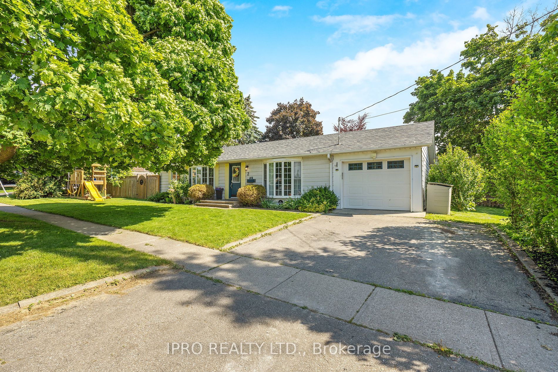 2 Jessop Crt Property Photo 1
