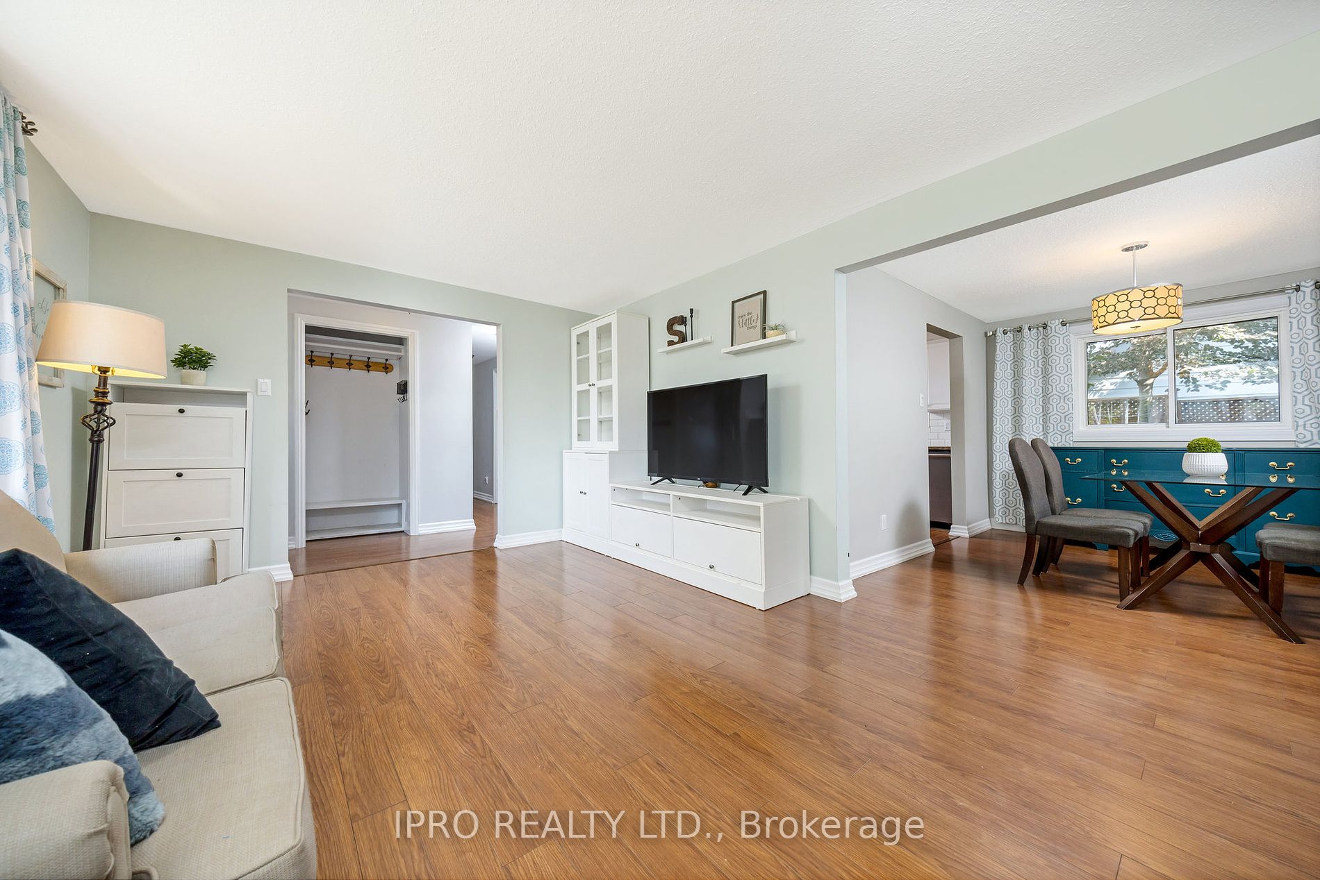 2 Jessop Crt Property Photo 2