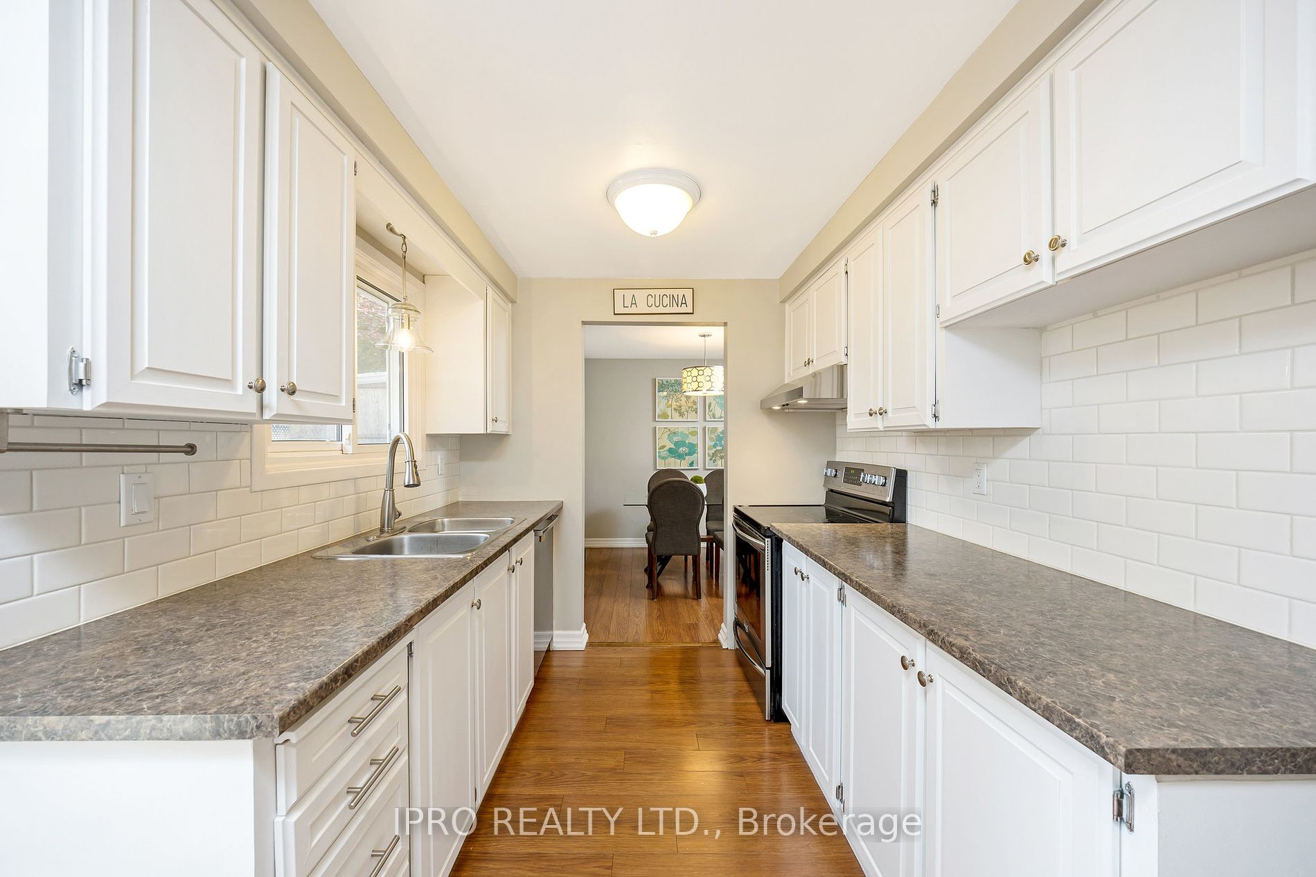 2 Jessop Crt Property Photo 6