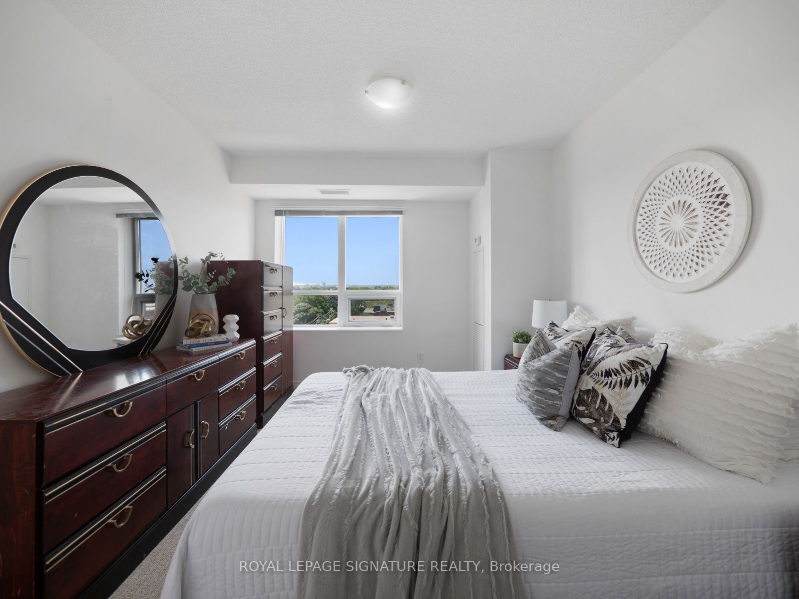 60 Heintzman St 42 Property Photo 5