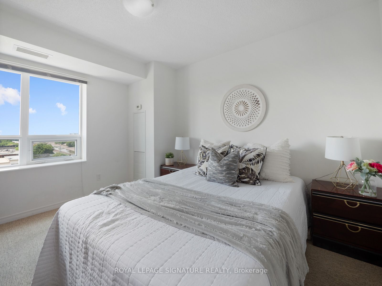 60 Heintzman St 42 Property Photo 6