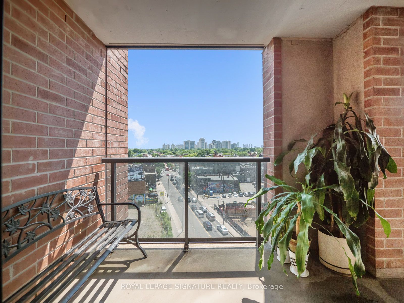 60 Heintzman St 42 Property Photo 9