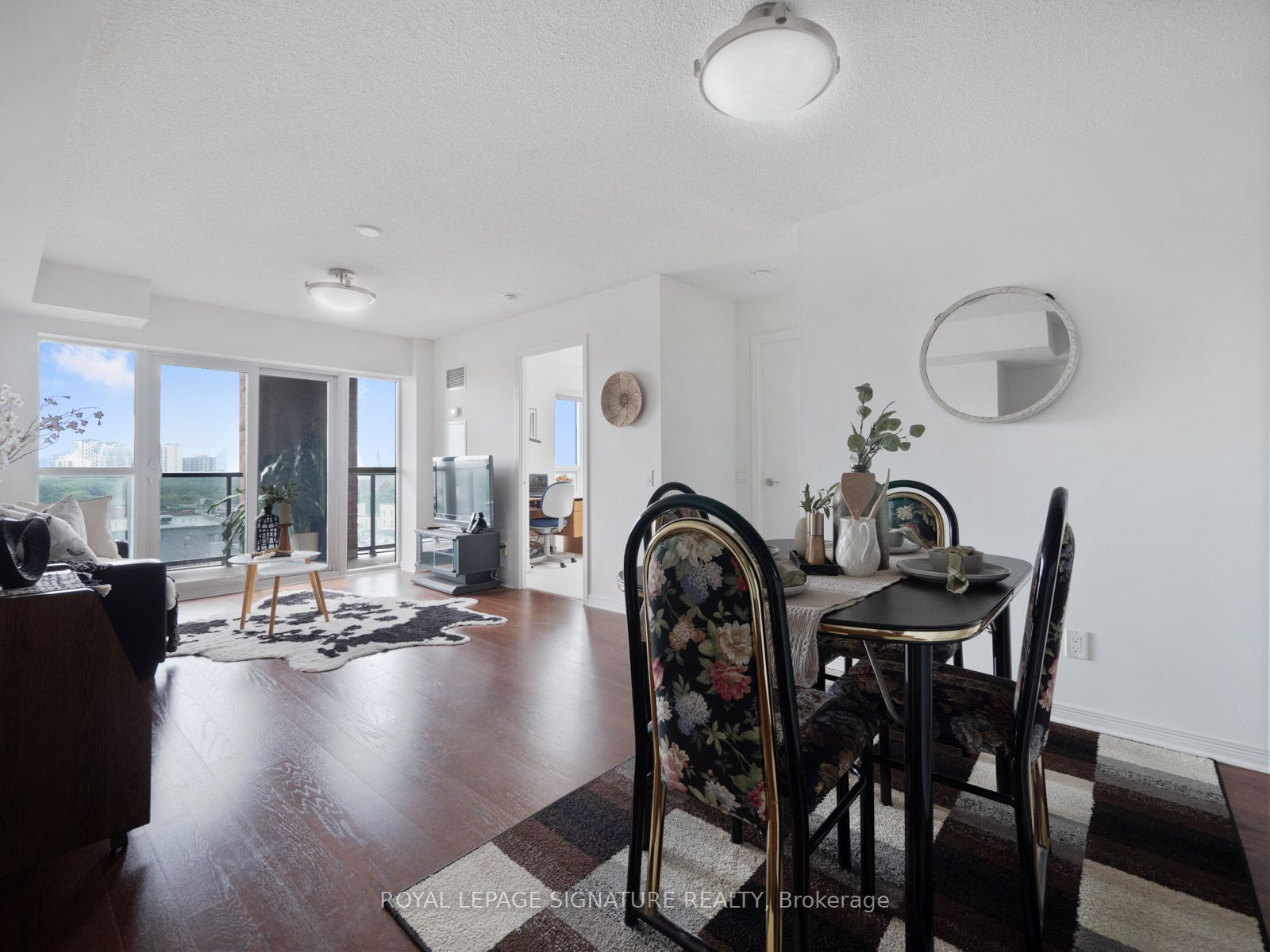 60 Heintzman St 42 Property Photo 18