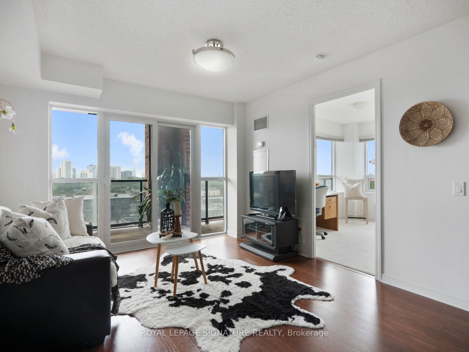 60 Heintzman St 42 Property Photo 21
