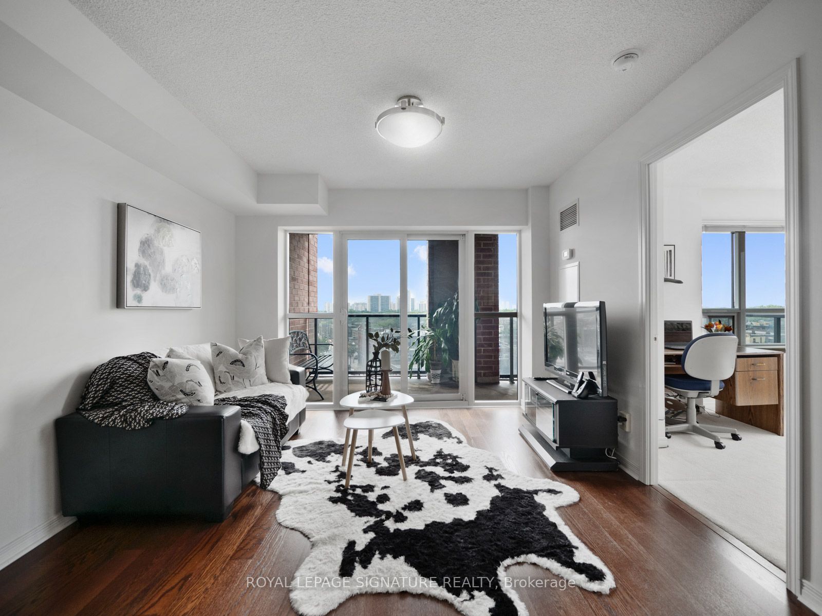 60 Heintzman St 42 Property Photo 22