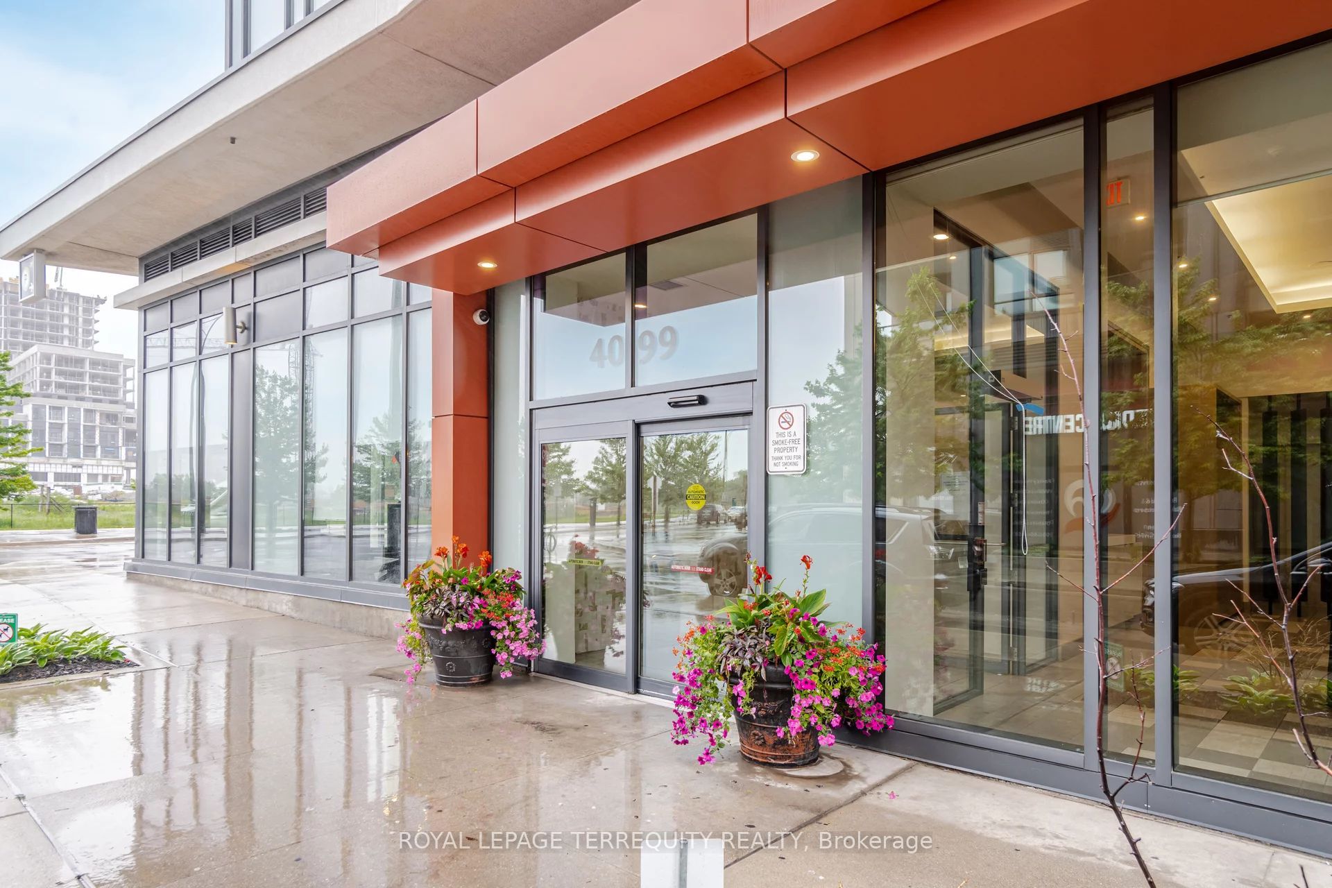 #3006 - 4099 Brickstone Mews Property Photo 2