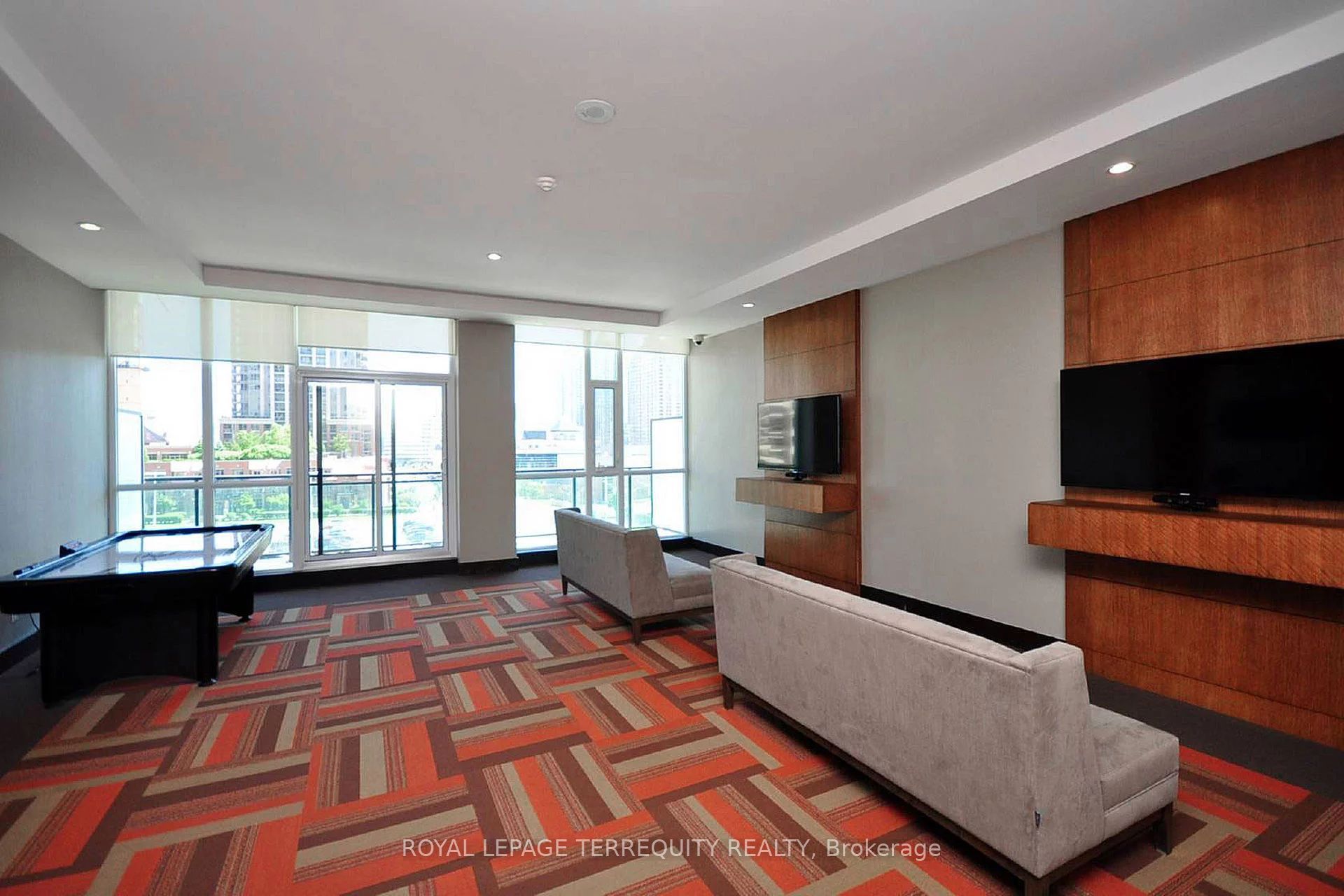 #607 - 4099 Brickstone Mews Property Photo 3