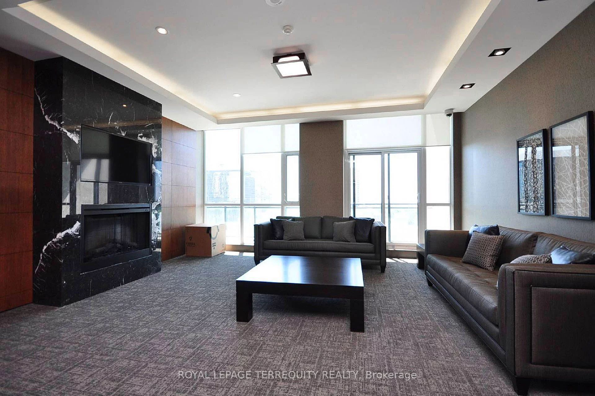 #607 - 4099 Brickstone Mews Property Photo 4