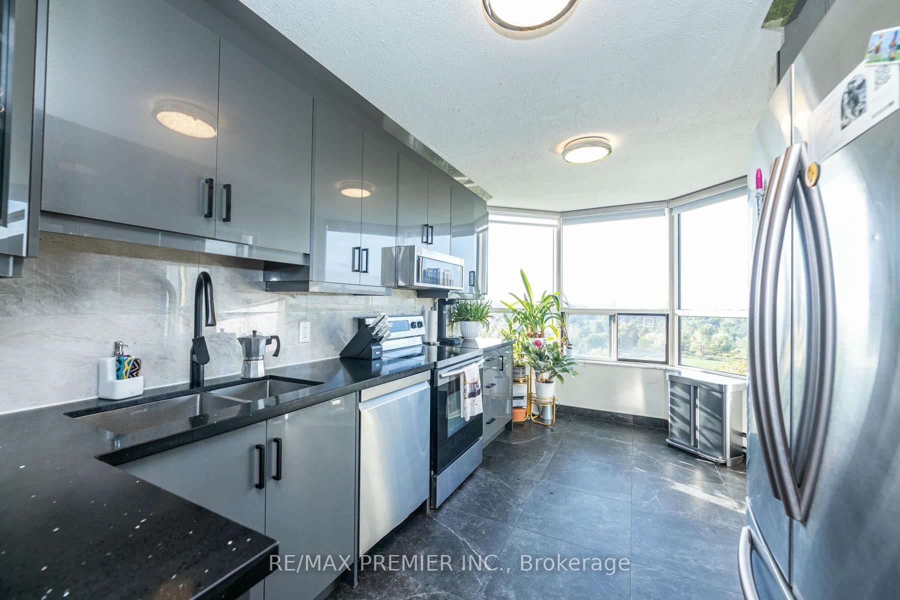 6 Humberline Dr 22 Property Photo 3