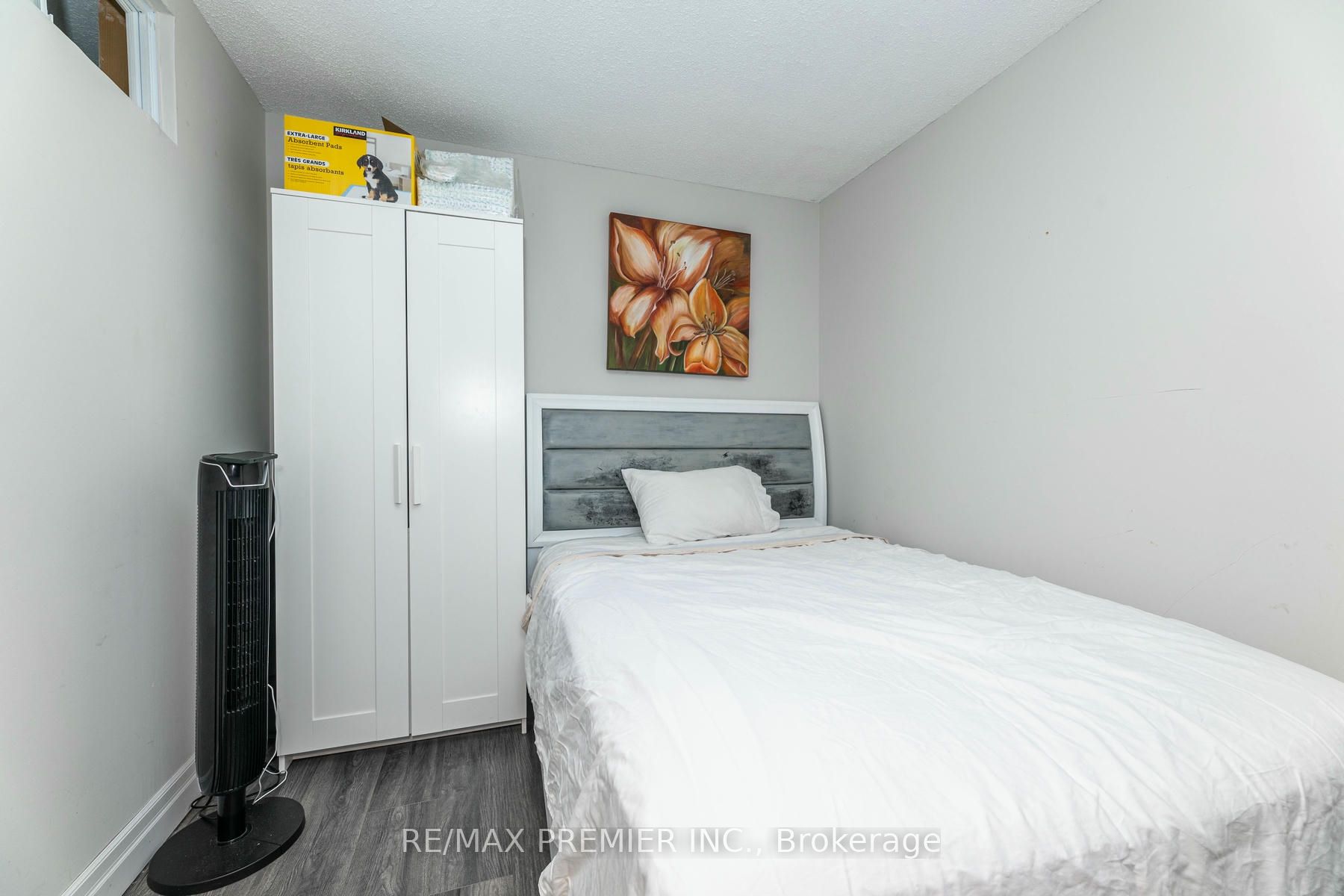 6 Humberline Dr 22 Property Photo 9