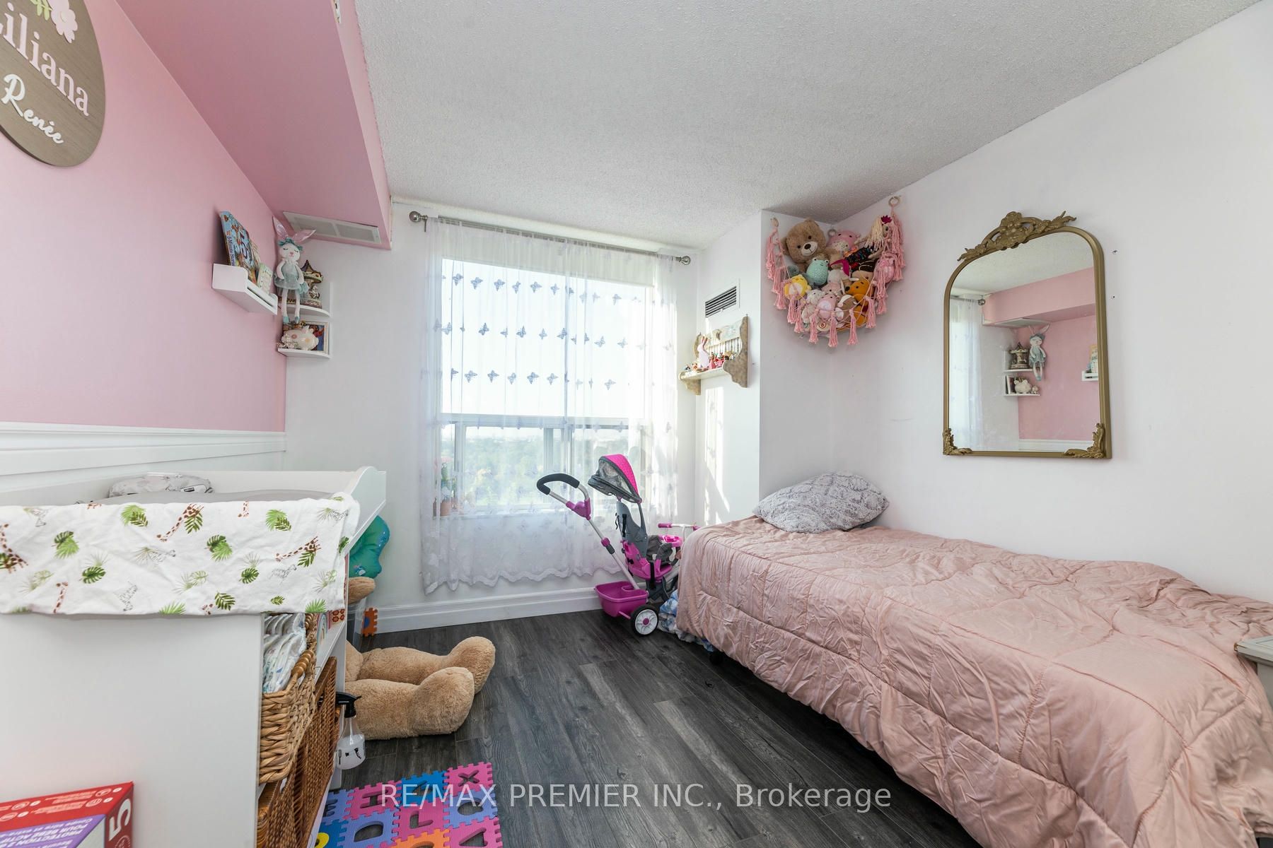 6 Humberline Dr 22 Property Photo 13