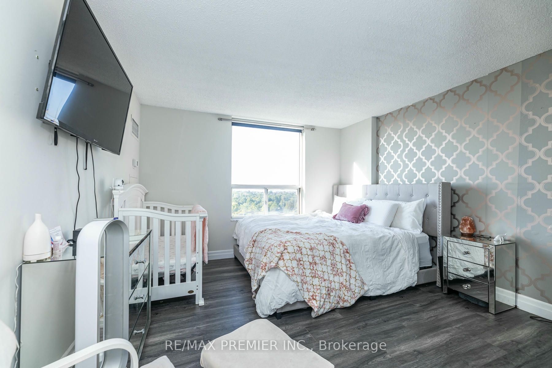 6 Humberline Dr 22 Property Photo 14
