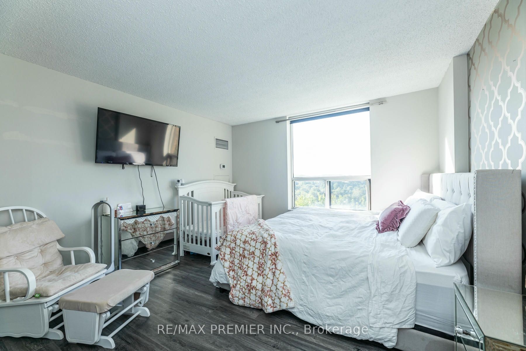 6 Humberline Dr 22 Property Photo 17