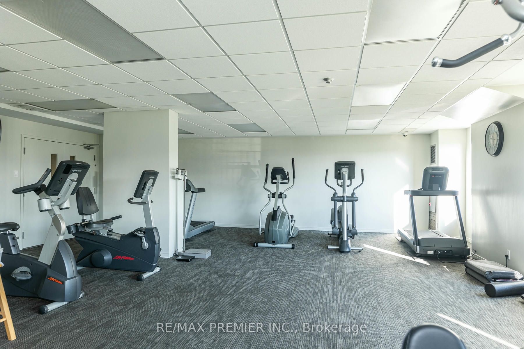 6 Humberline Dr 22 Property Photo 18