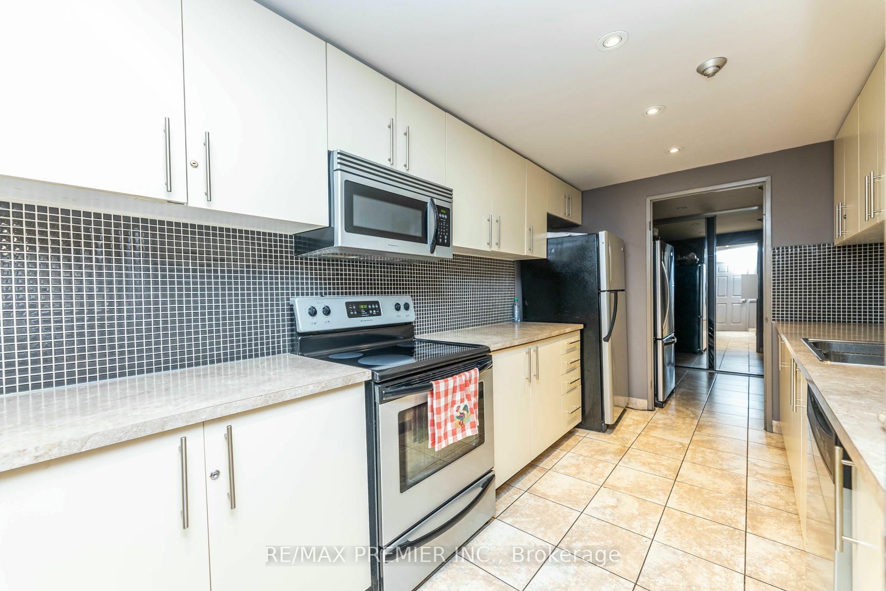 6 Humberline Dr 22 Property Photo 21